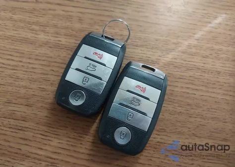 2016 Kia Sorento 3.3L Ex z USA, uszkodzony, nr VIN 5XYPH4A56GG174894